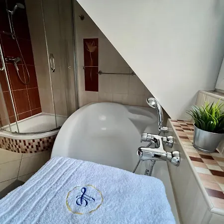 Agapella - Attic 550 M From The Sopot