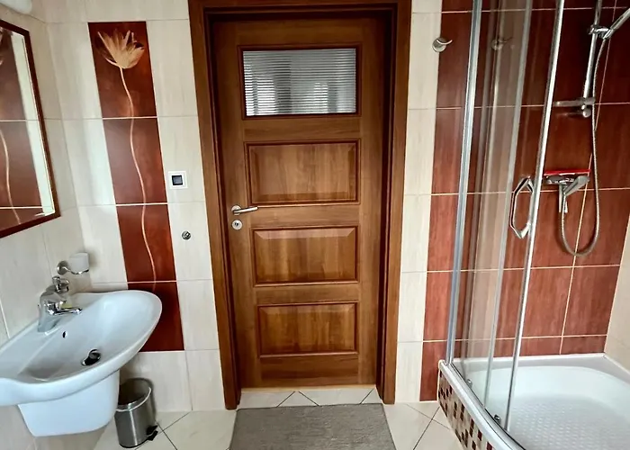 Agapella - Attic 550 M From The Апартаменты Сопот